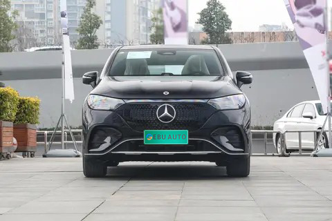تفسير سيارة الدفع الرباعي الكهربائية النقية من مرسيدس بنز EQE، وهي فاخرة وقوية. ماذا عن النسخة المبتدئة؟